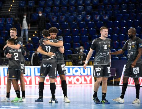 NANTES RENVERSE UNE MONTAGNE 